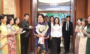 Phu nhân Ngô Phương Ly gặp các cô dâu Việt tại Hàn Quốc Phu nhân Ngô Phương Ly gặp các cô dâu Việt tại Hàn Quốc