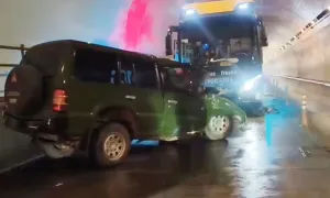 Ôtô tông nhau trong hầm Đèo Ngang, hai người tử vong