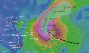 Bão Fung Wong vào Biển Đông, giảm còn cấp 13